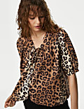 Μπλούζα με animal print και λαιμόκοψη V από 100% βαμβάκι