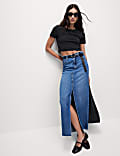 Crop t-shirt σε στενή γραμμή από 100% βαμβάκι