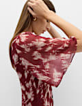 Robe midi avec col en V &agrave; nouer en mousseline florale
