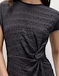 Strukturiertes, schmales Midi-Kleid