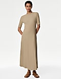 Robe droite coupe longue en jersey à col cheminée et motif côtelé