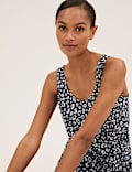 Tailliertes Midi-Kleid mit hohem Leinenanteil und Muster