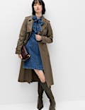 Robe ample coupe courte en jean avec encolure &agrave; nouer