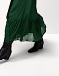 Tailliertes Midaxi-Kleid aus Chiffon mit V-Ausschnitt und Rüschen