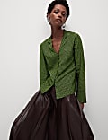 Chemise à col V avec imprimé