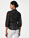 Chemise &agrave; d&eacute;tail fronc&eacute; et motif