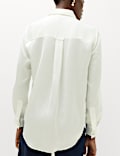 Chemise en satin boutonn&eacute;e &agrave; encolure