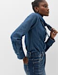 Camisa de denim con detalle de bufanda