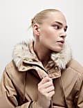 Stormwear™ 人造皮草連帽派克大衣