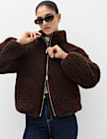 Chaqueta con cuello chimenea