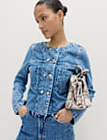 Kragenlose, doppelreihige Crop-Jeansjacke