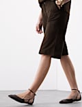 Short taille haute en daim longueur genou