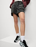 Short de randonn&eacute;e taille haute, dot&eacute; de la technologie Stormwear&trade;