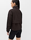 ז'קט גשם Stormwear&trade;&lrm; עם צווארון גבוה