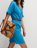 Minivestido recto 100 % lino con cuello en pico