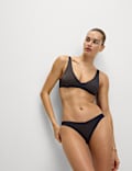 Bas de bikini satiné, coupe échancrée