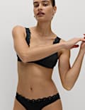 Bas de bikini coupe échancrée sculptante à broderie