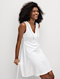 Robe tube coupe courte à col en V en lin