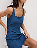 Robe tube coupe courte en lin à encolure carrée