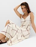 Kleid mit Hanky-Saum, hohem Leinenanteil, V-Ausschnitt und Muster