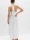 Robe de plage dos nu coupe longue en lin