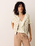 Gestreepte blouse met V-hals en ruches aan de voorkant