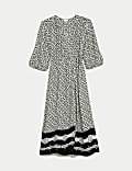 Gaun Jubah Midi Kerah V Motif Geometris Krep