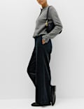 Pantalon coupe large en velours c&ocirc;tel&eacute; &agrave; nervures