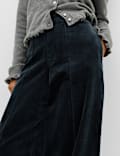 Pantalon coupe large en velours c&ocirc;tel&eacute; &agrave; nervures