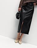 Jupe midi coupe évasée fendue sur le devant en similicuir
