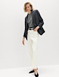 Jean taille haute coupe carotte longueur cheville