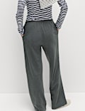 Pantal&oacute;n deportivo de pata ancha