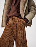 Bundfaltenhose aus Samtcord mit weitem Bein