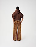 Bundfaltenhose aus Samtcord mit weitem Bein