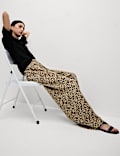 Pantalones plisados de pata ancha con estampado animal