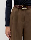 Pantalon &agrave; deux plis et revers