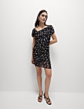 Robe coupe courte près du corps à imprimé à pois et détail ruché
