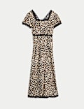Robe midaxi en lyocell mélangé à col carré et imprimé léopard