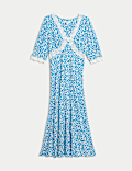 Vestido de tarde maxi a media pierna de encaje estampado con escote en pico