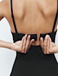 מחטב גוף שלם Body Invisibles&trade;&lrm; עם מחשוף עמוק