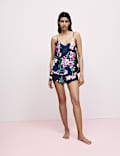 El conjunto de pijama corto con estampado floral