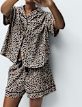 Zuiver katoenen korte pyjama met platte kraag en print