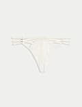 Lindy Tanga mit Spitze