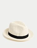 Trilby de paja