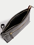 Trousse de toilette en cuir