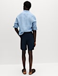 Normal geschnittene Chino-Shorts mit Stretch