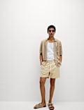 Short plus court à taille élastique