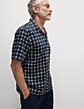 Chemise 100 % coton à col cubain imprimé géométrique