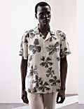 Camisa floral con cuello cubano
