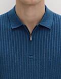 Polo en maille de coton c&ocirc;tel&eacute;e &agrave; encolure zipp&eacute;e